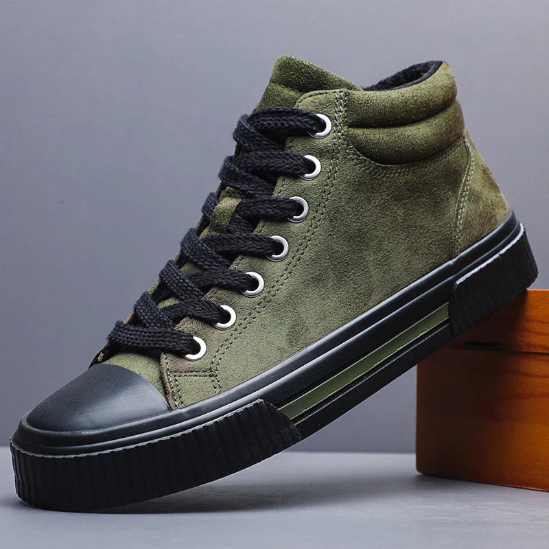 Eleganti scarpe in pelle scamosciata alta